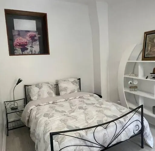 Cosy Apartment In Paris